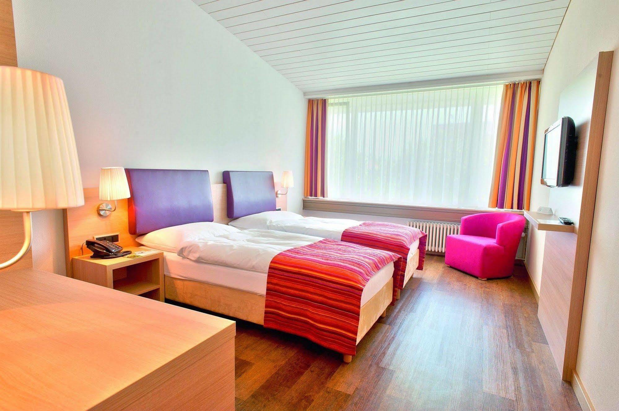 Hotel Coop Tagungszentrum & Hotelpark Im Grunen Muttenz Extérieur photo